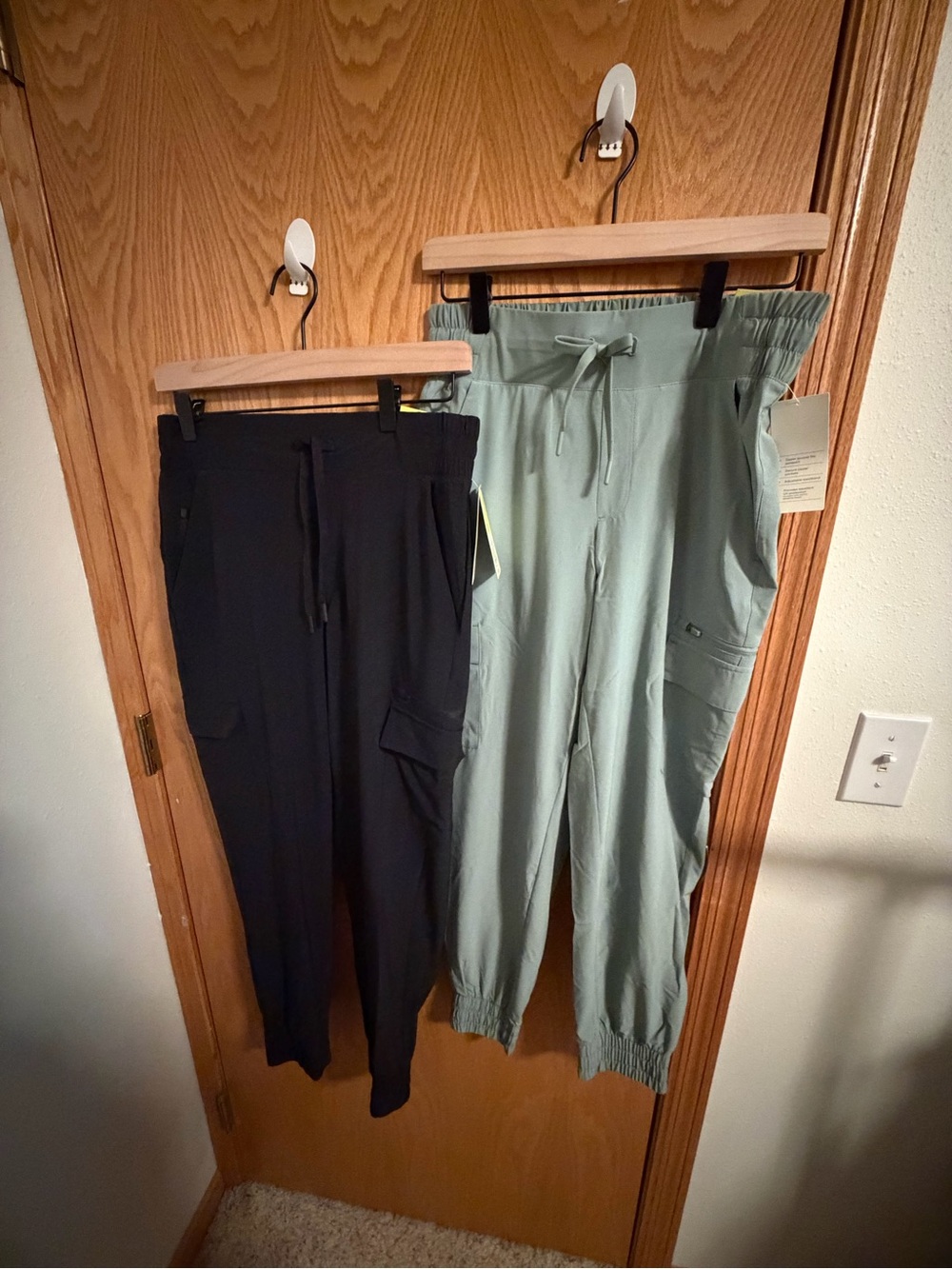 (Fits 28 inch waist) all in motion Black & Sage Utility Cargo Joggers